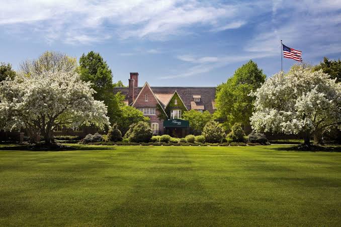 Luxury Golf Vacation Spots America: Elite Travel Guide
